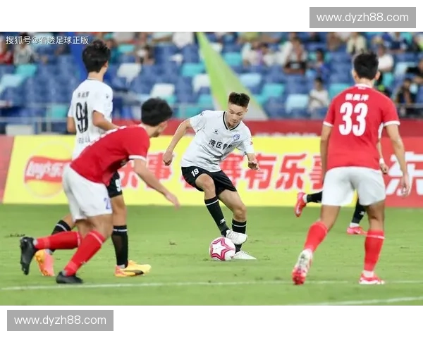 青岛足球联赛新赛季开启 引领城市足球热潮与青年人才崛起