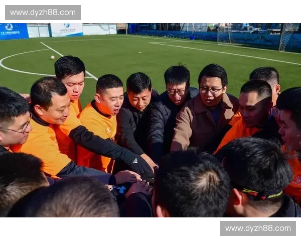 室内足球赛精彩纷呈 球员们挑战极限展现技术风采